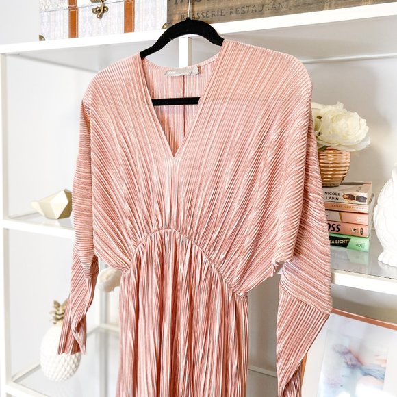 ASOS MATERNITY Batwing V-Neck Plisse Midi Dress - Picture 4 of 6